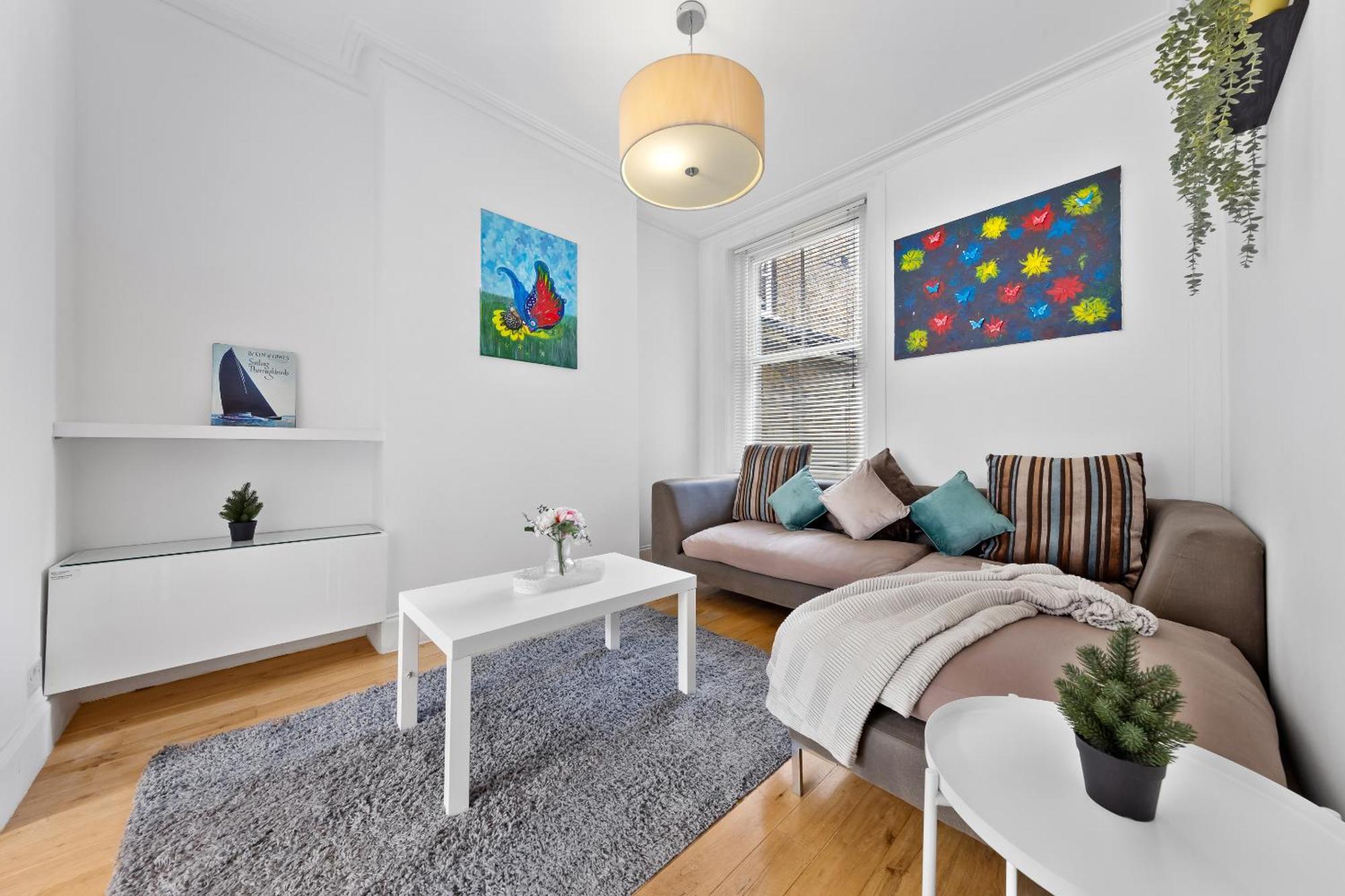 Luxury 4-Bedroom Modern Flat In Central London Steps From Station, Sleeps 9 In Style! Buitenkant foto