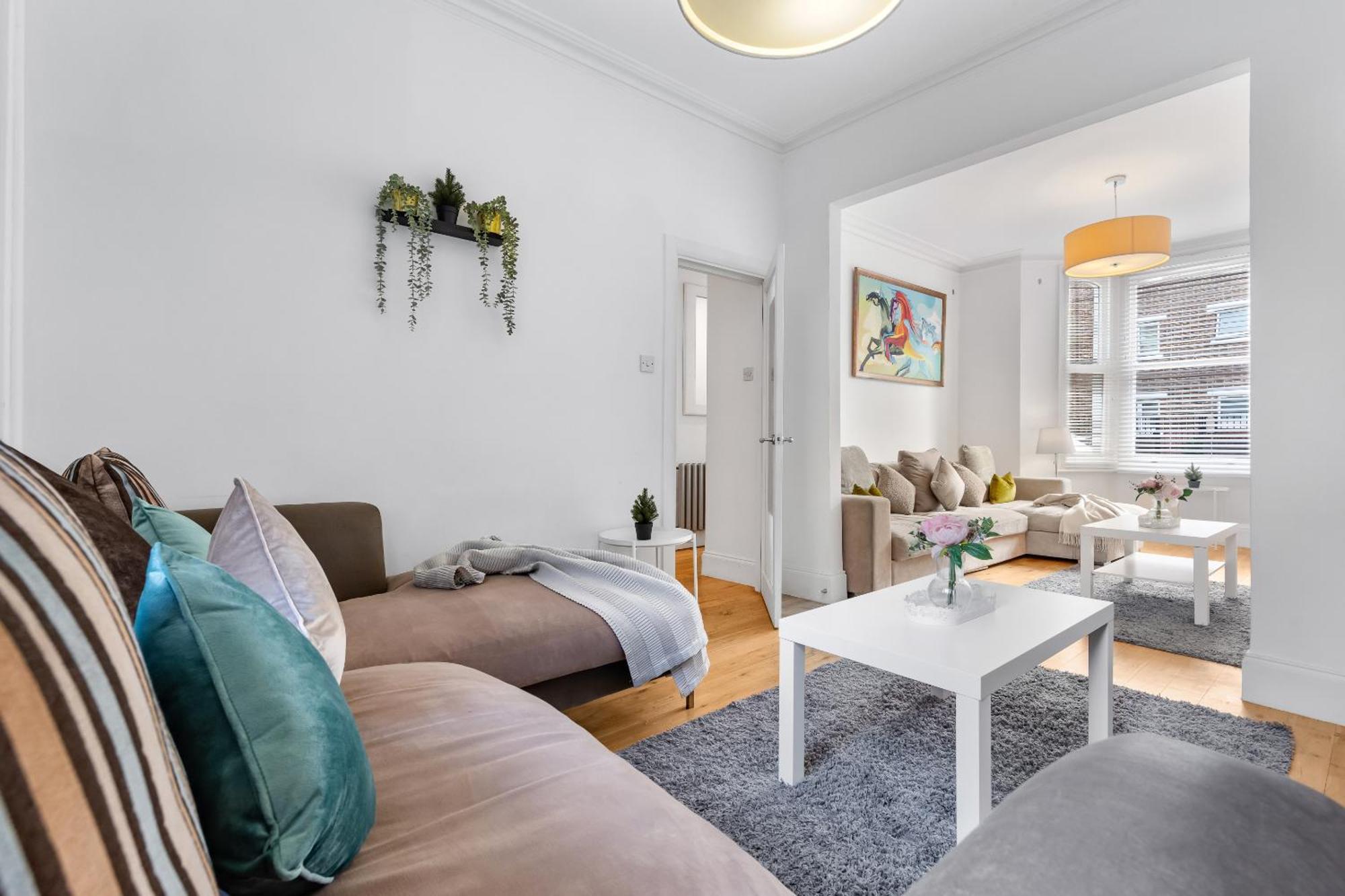 Luxury 4-Bedroom Modern Flat In Central London Steps From Station, Sleeps 9 In Style! Buitenkant foto