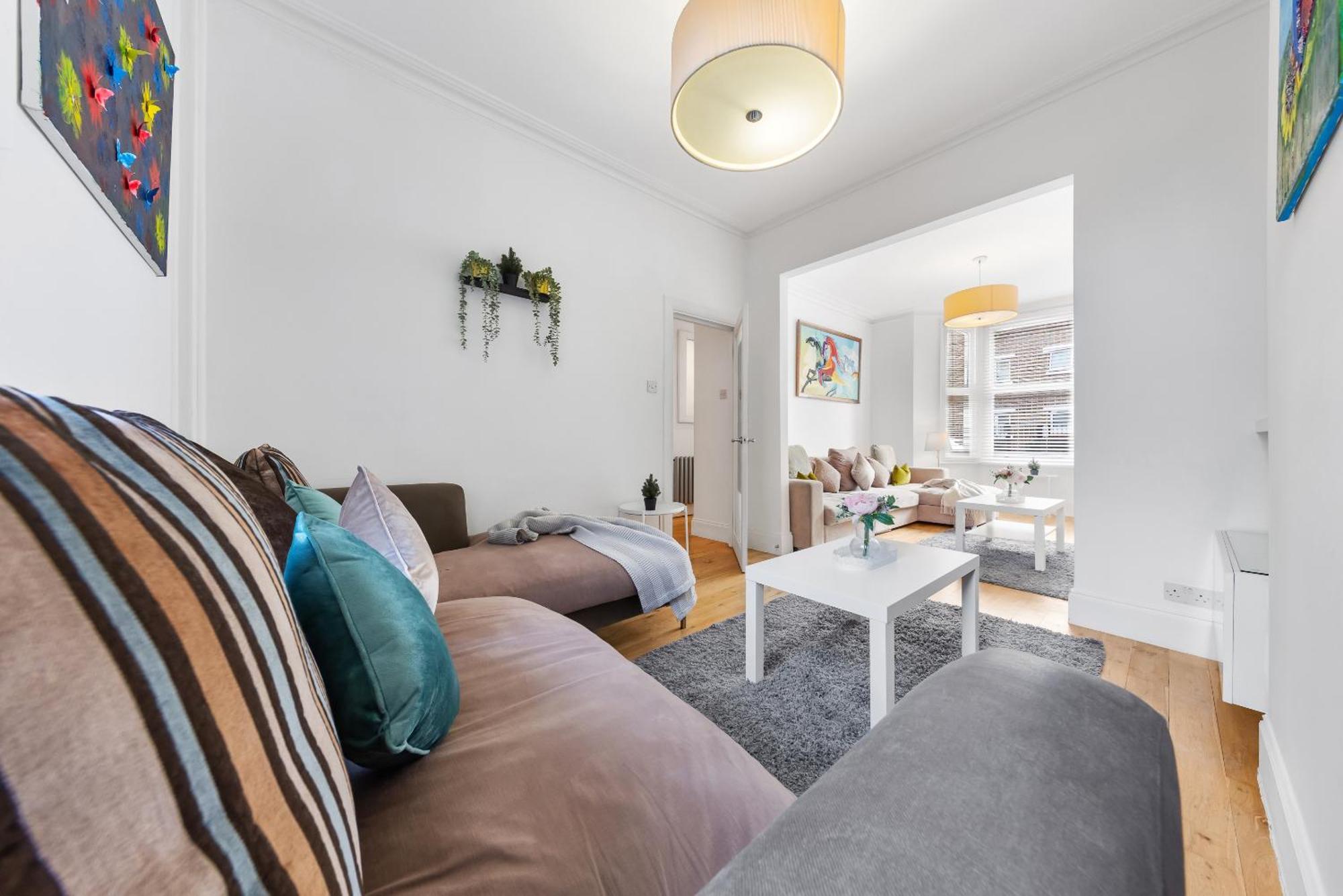 Luxury 4-Bedroom Modern Flat In Central London Steps From Station, Sleeps 9 In Style! Buitenkant foto
