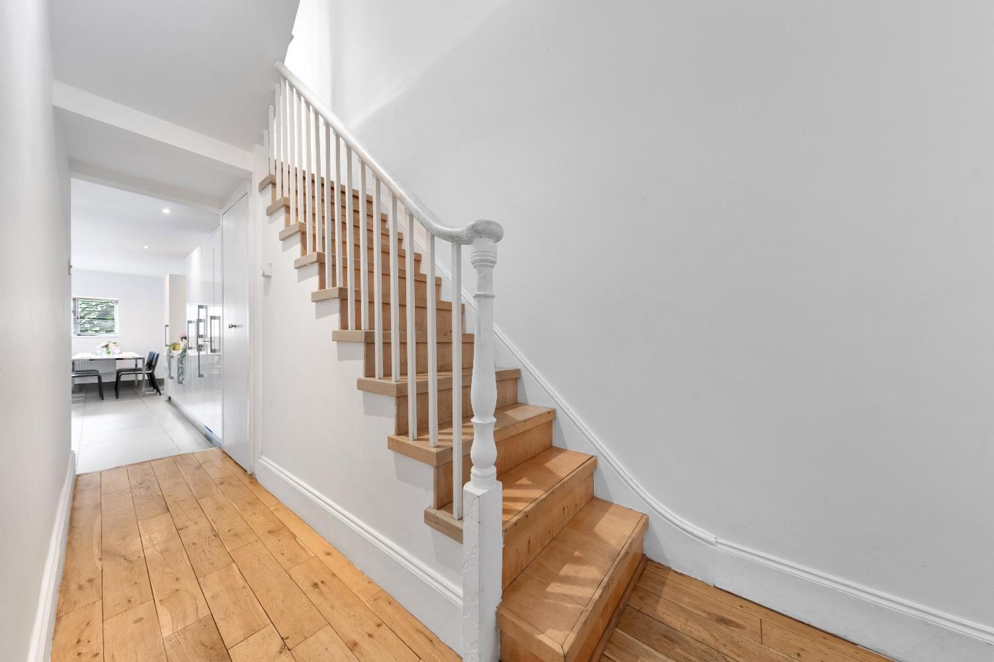 Luxury 4-Bedroom Modern Flat In Central London Steps From Station, Sleeps 9 In Style! Buitenkant foto