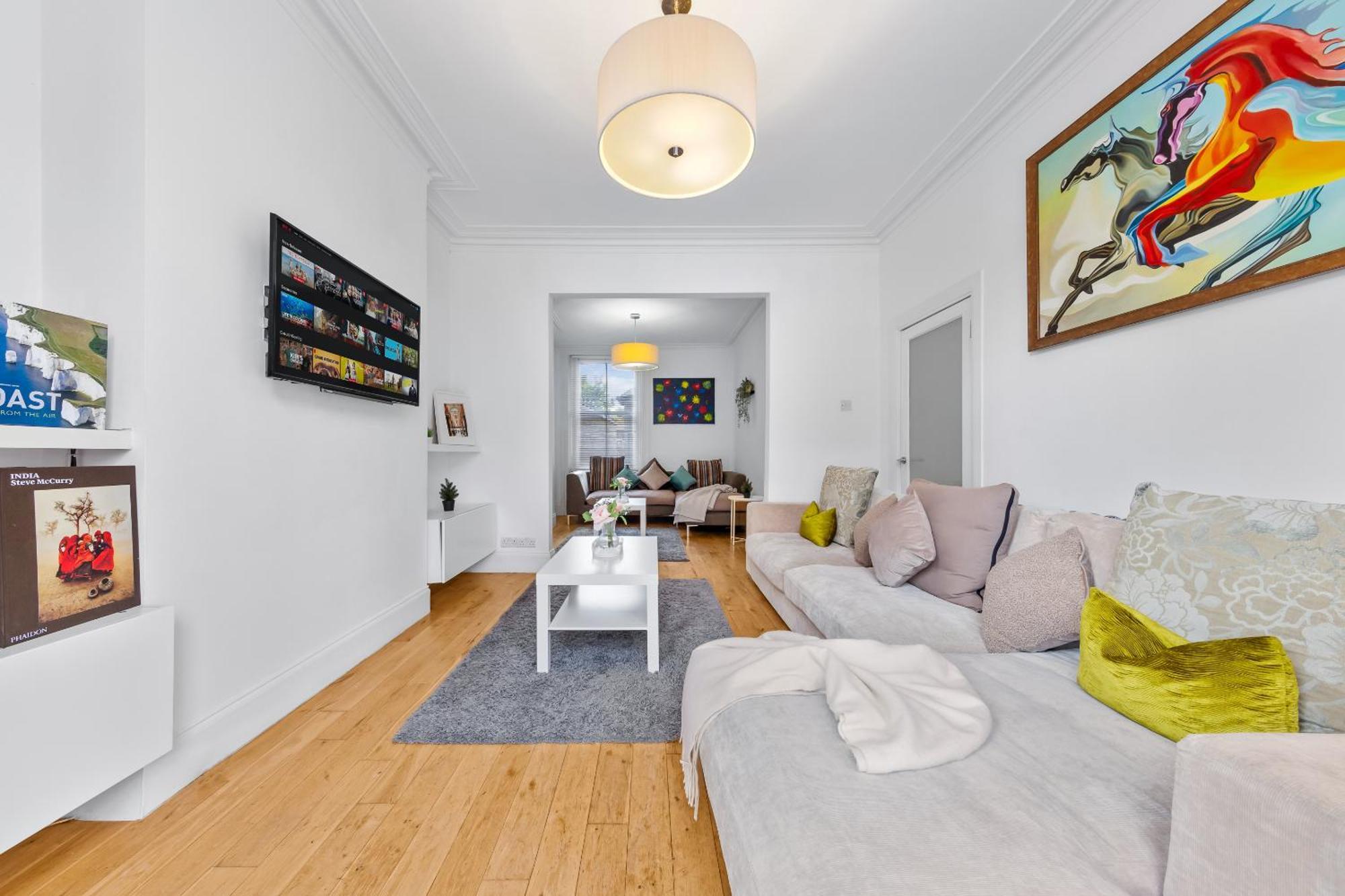 Luxury 4-Bedroom Modern Flat In Central London Steps From Station, Sleeps 9 In Style! Buitenkant foto