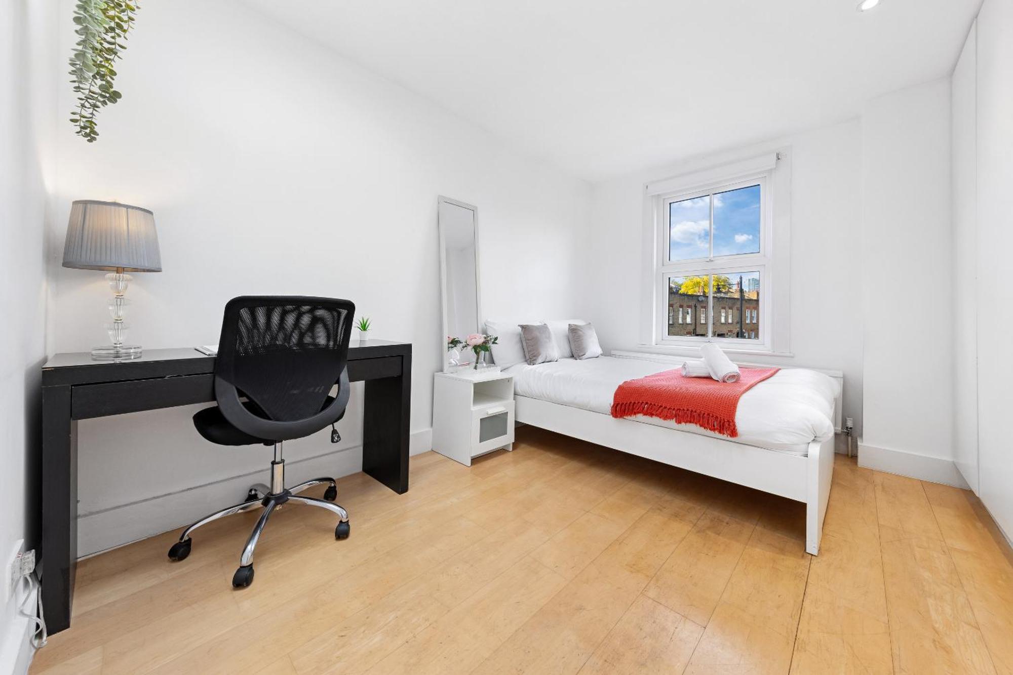 Luxury 4-Bedroom Modern Flat In Central London Steps From Station, Sleeps 9 In Style! Buitenkant foto
