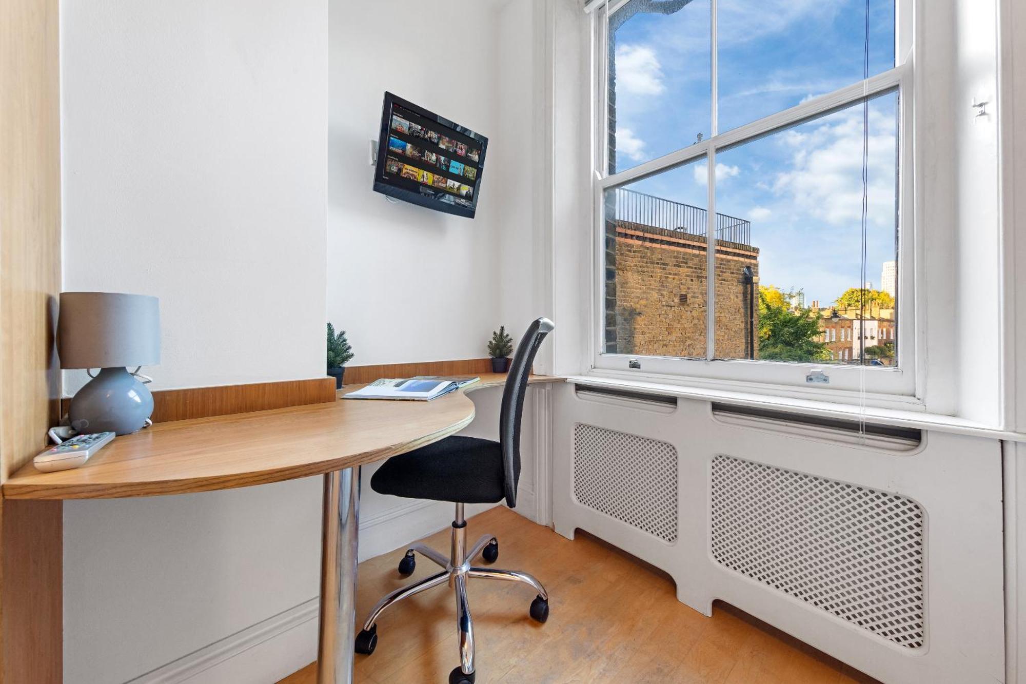 Luxury 4-Bedroom Modern Flat In Central London Steps From Station, Sleeps 9 In Style! Buitenkant foto