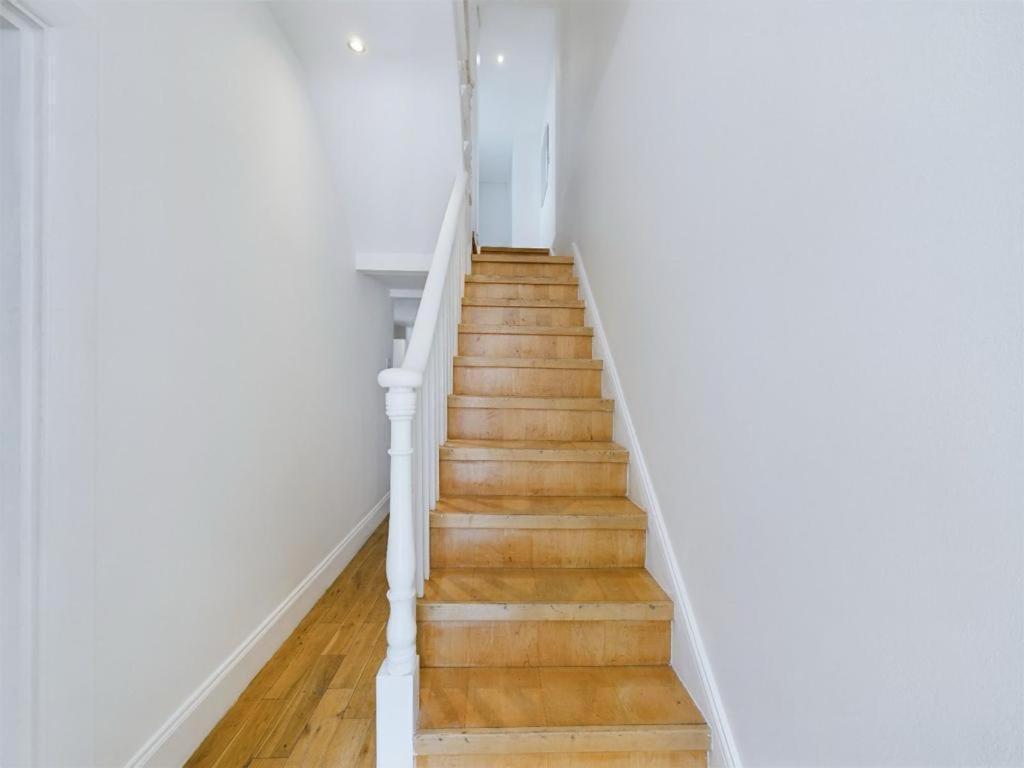 Luxury 4-Bedroom Modern Flat In Central London Steps From Station, Sleeps 9 In Style! Kamer foto