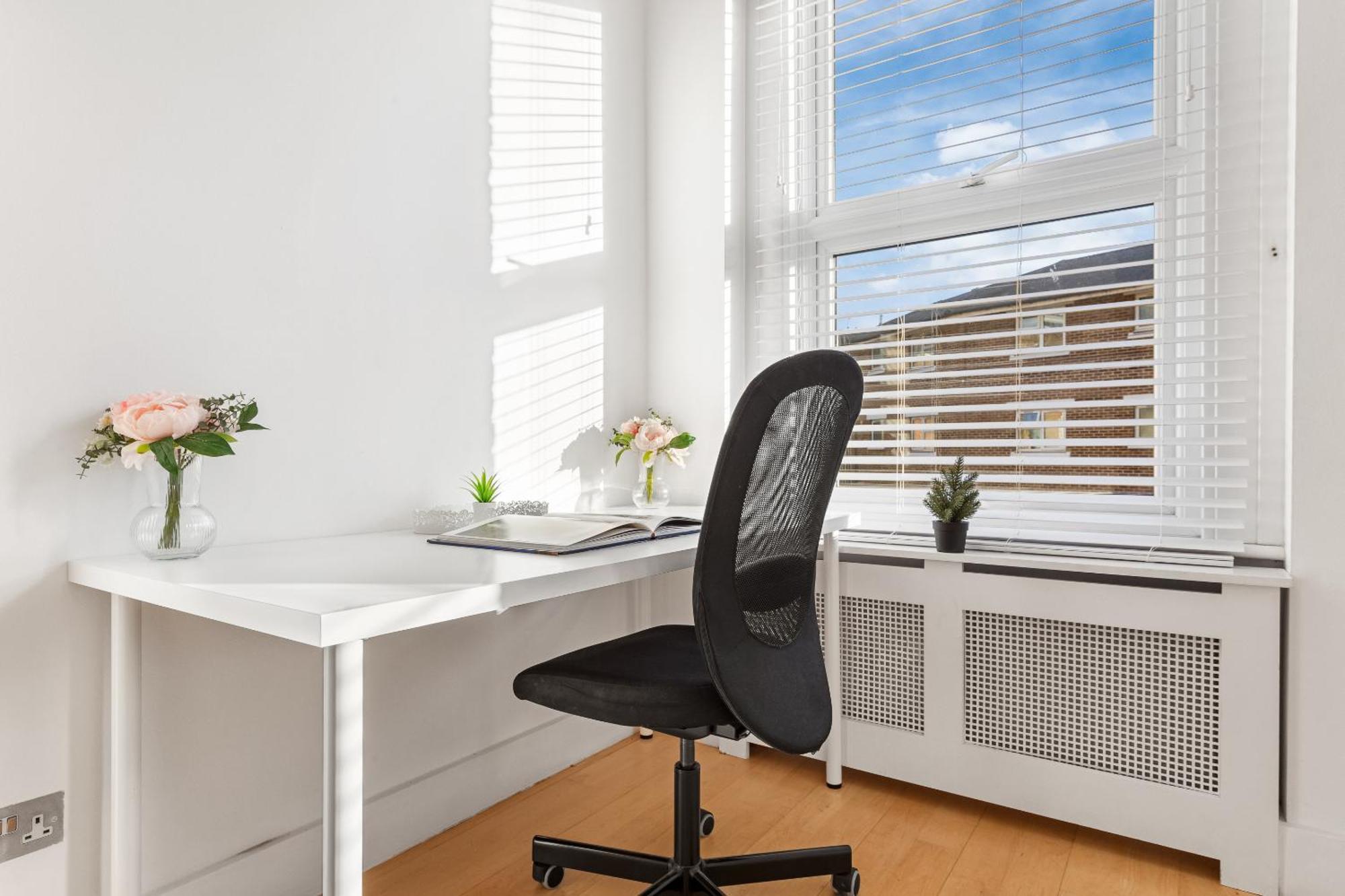 Luxury 4-Bedroom Modern Flat In Central London Steps From Station, Sleeps 9 In Style! Buitenkant foto