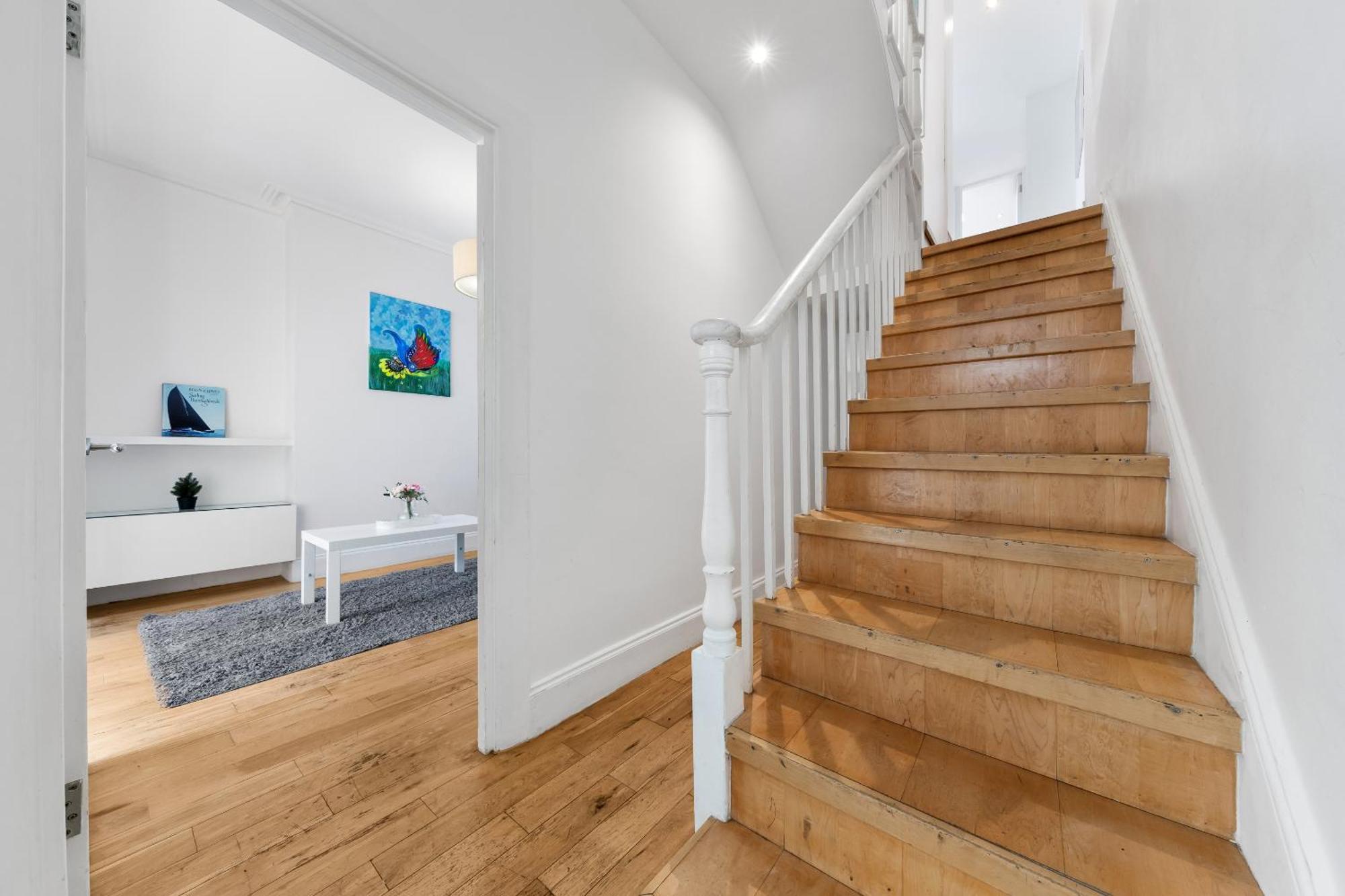 Luxury 4-Bedroom Modern Flat In Central London Steps From Station, Sleeps 9 In Style! Buitenkant foto