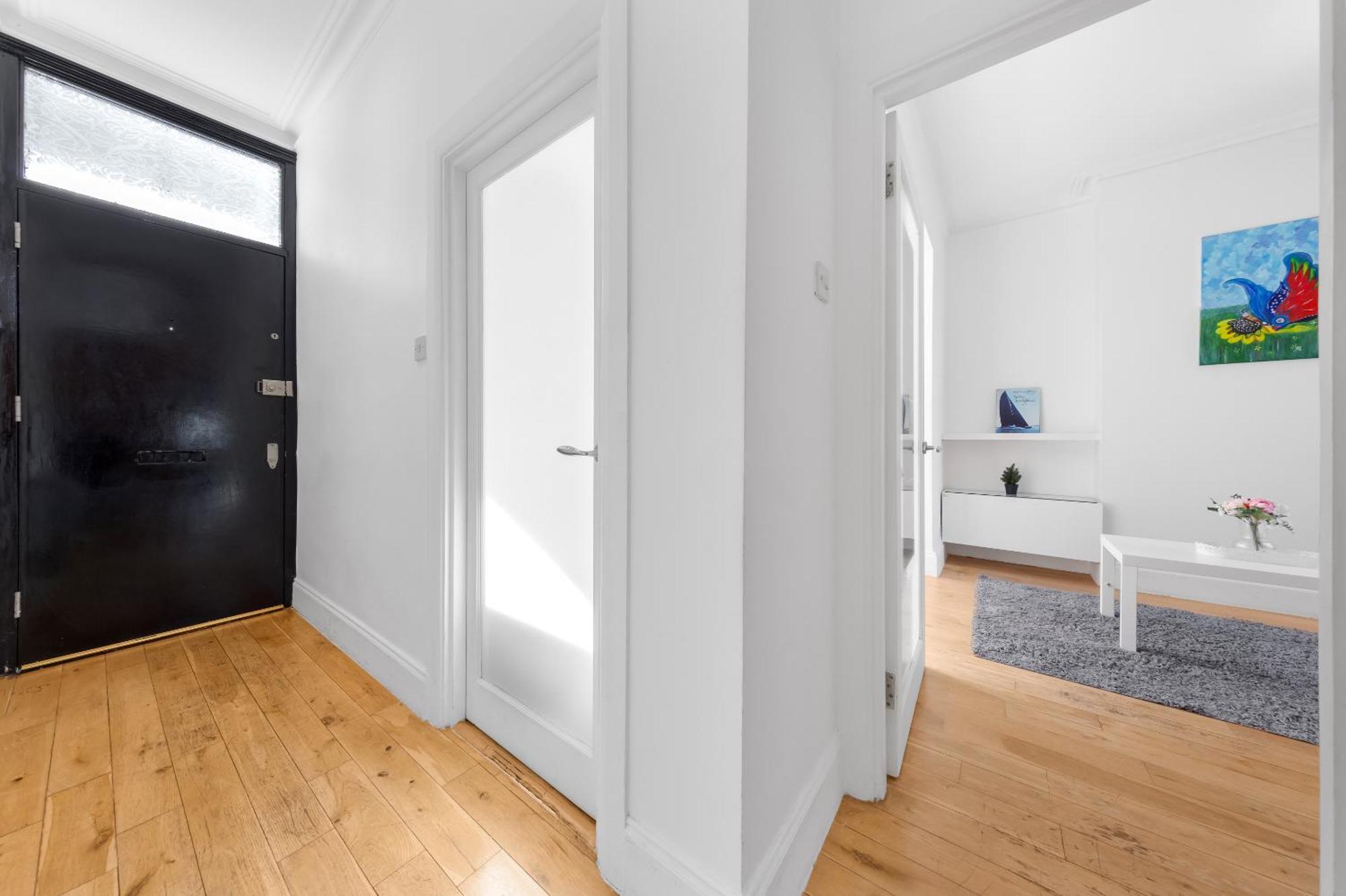 Luxury 4-Bedroom Modern Flat In Central London Steps From Station, Sleeps 9 In Style! Buitenkant foto