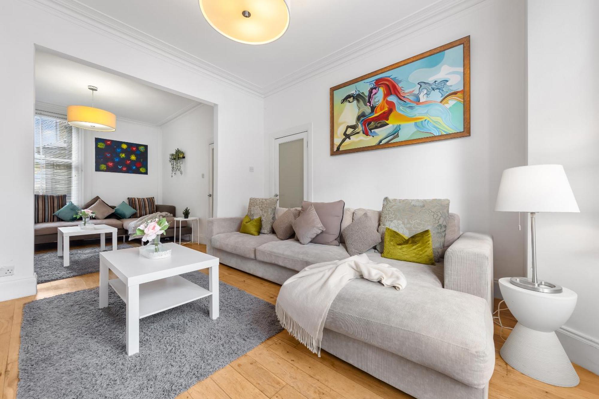 Luxury 4-Bedroom Modern Flat In Central London Steps From Station, Sleeps 9 In Style! Buitenkant foto