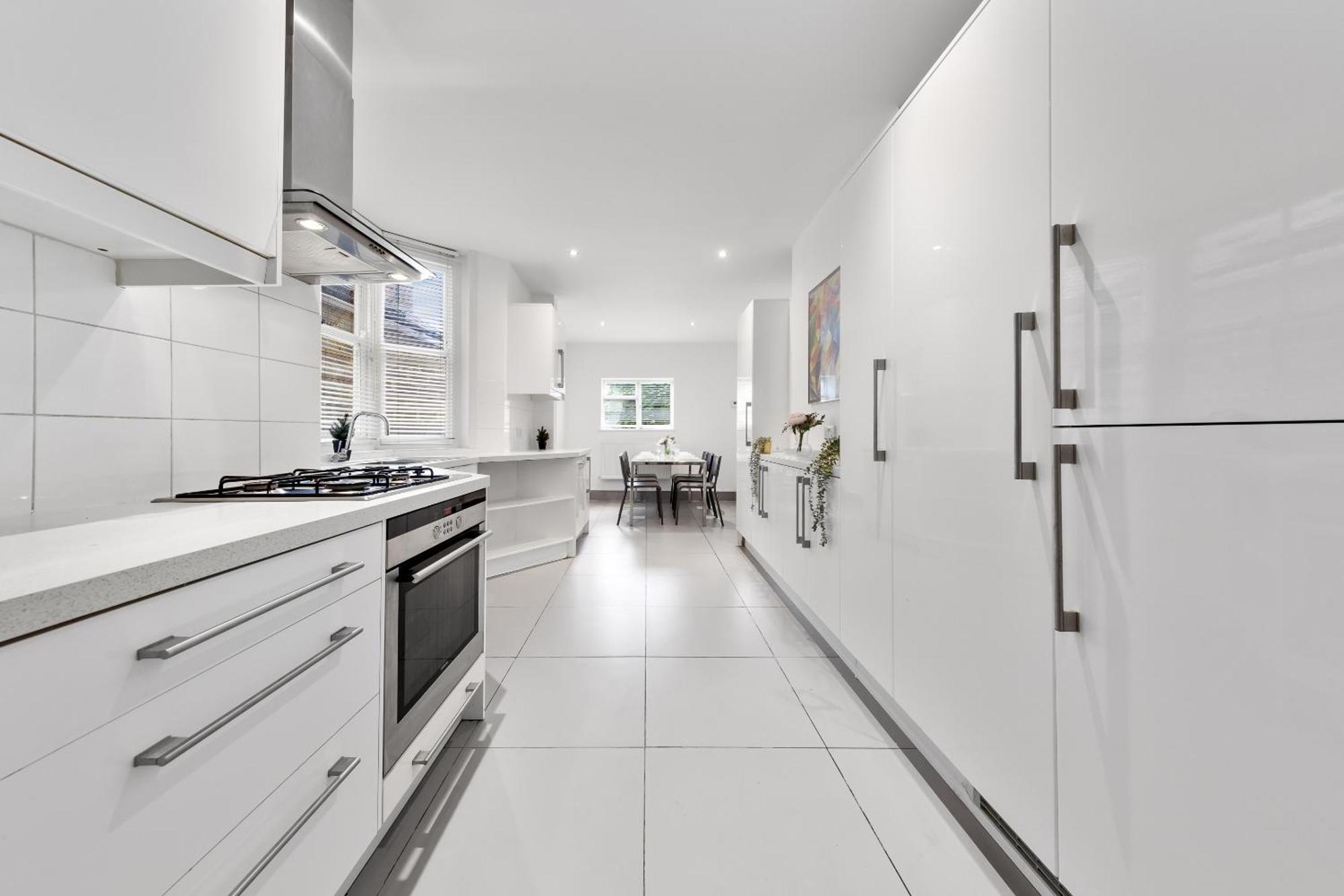 Luxury 4-Bedroom Modern Flat In Central London Steps From Station, Sleeps 9 In Style! Buitenkant foto