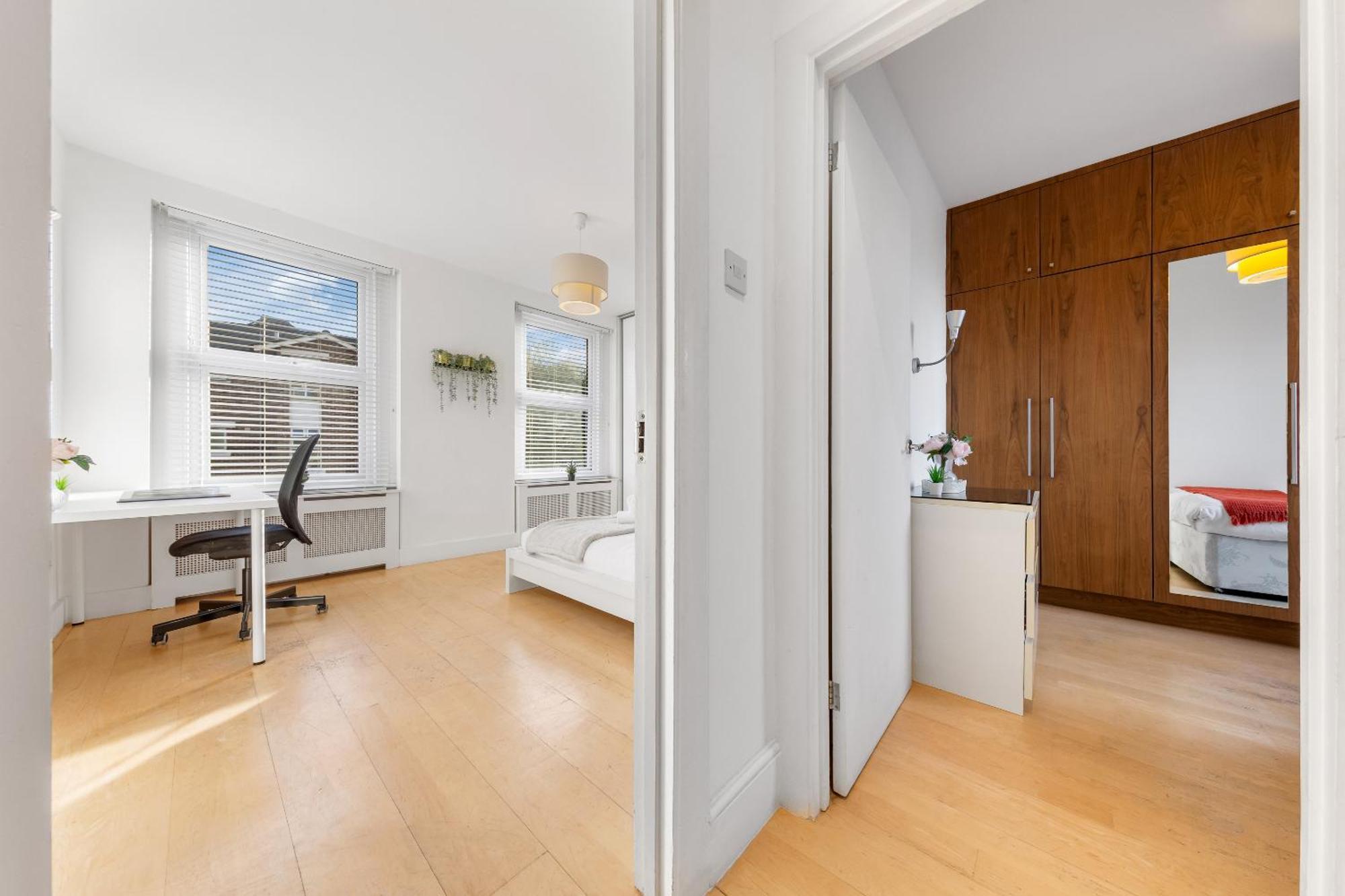 Luxury 4-Bedroom Modern Flat In Central London Steps From Station, Sleeps 9 In Style! Buitenkant foto