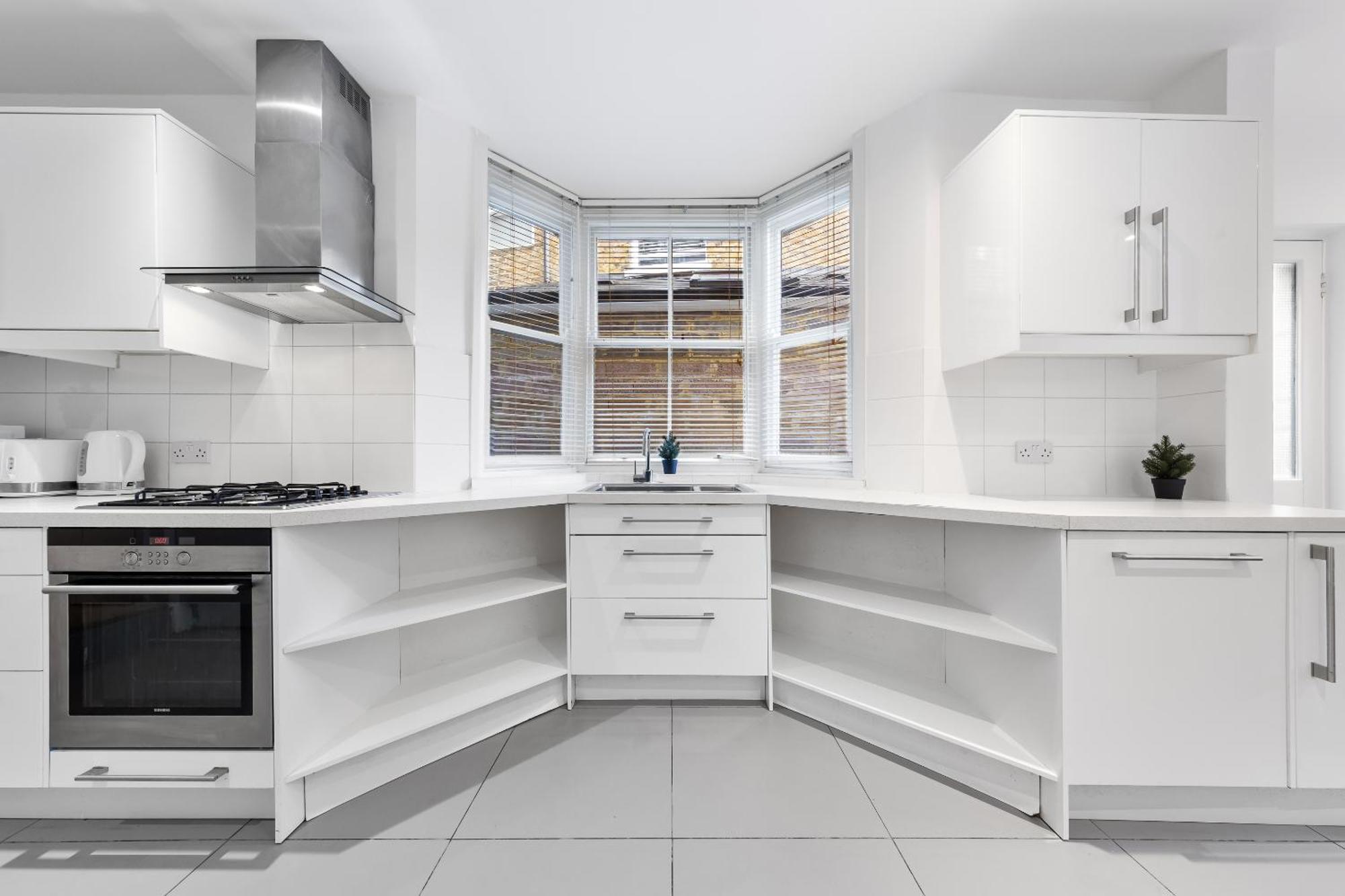 Luxury 4-Bedroom Modern Flat In Central London Steps From Station, Sleeps 9 In Style! Buitenkant foto
